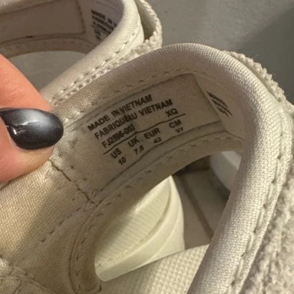 Nikes Icon Classic Women’s Platform Sandals - Picture 3 of 6